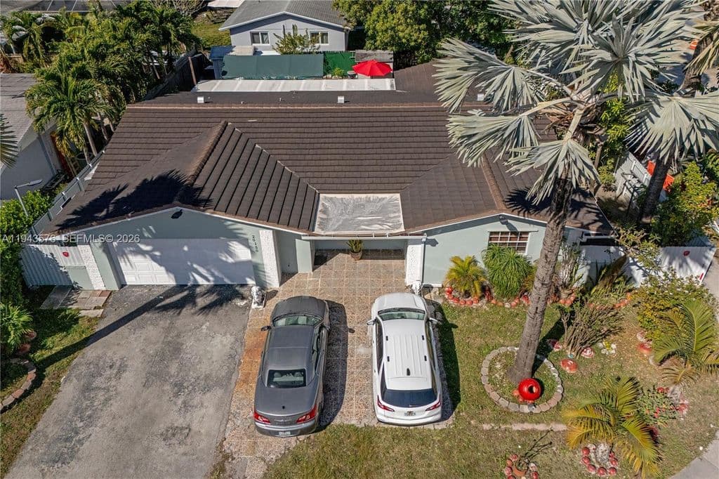 6-bedroom Single-Family Home — 20150 SW 89th Ct