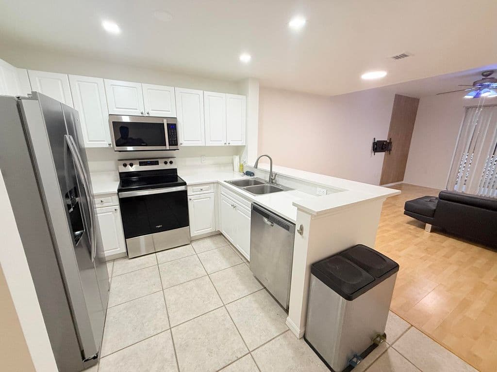 2-bedroom Property — 4167 CRYSTAL LAKE Drive