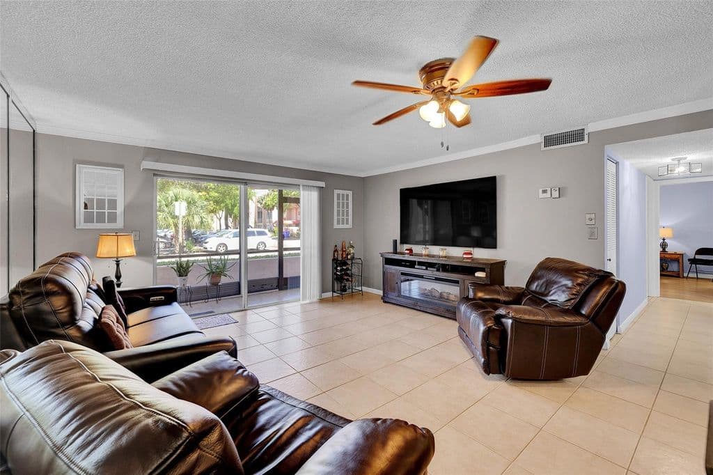 2+1 Condo — 8260 SW 24th Street E #6112