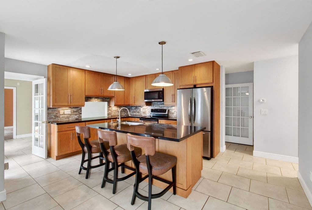 3-bedroom Single-Family Home — 586 NW 45TH Way