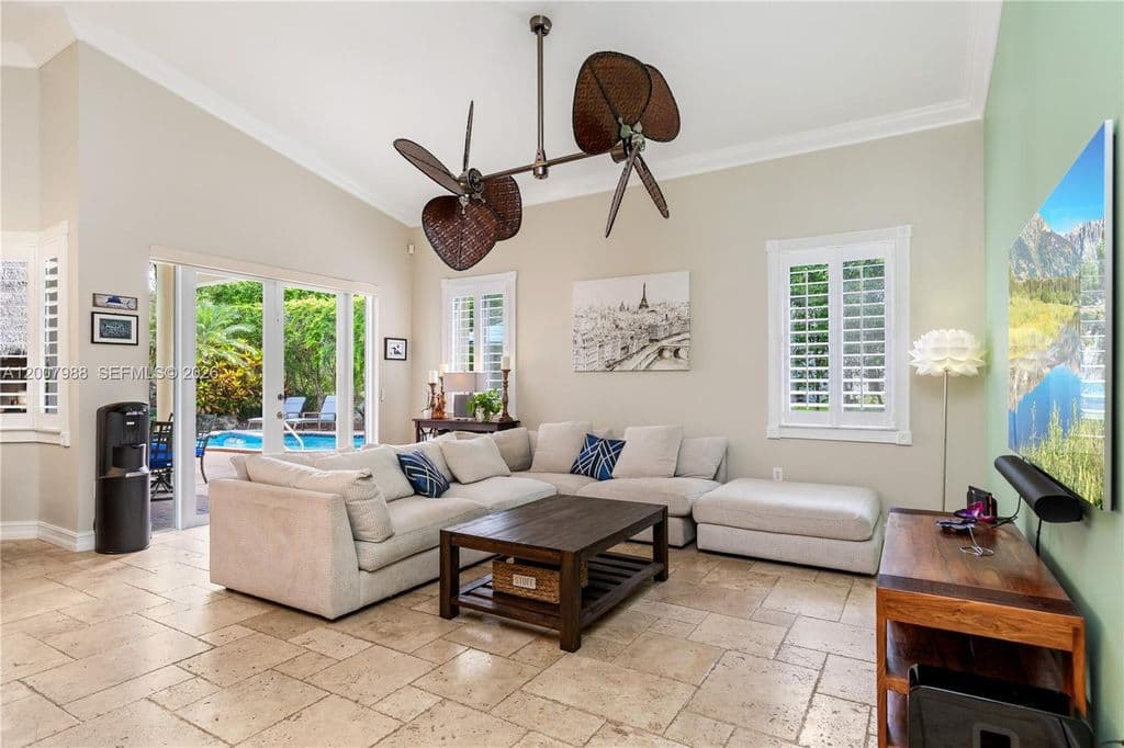 4+1 Müstakil ev — 14831 SW 95th Ct