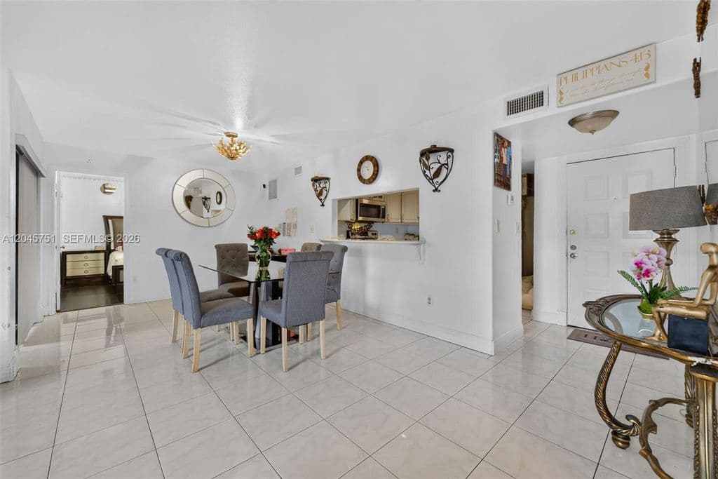 3+1 Condo — 20065 NE 3rd Ct APT 5