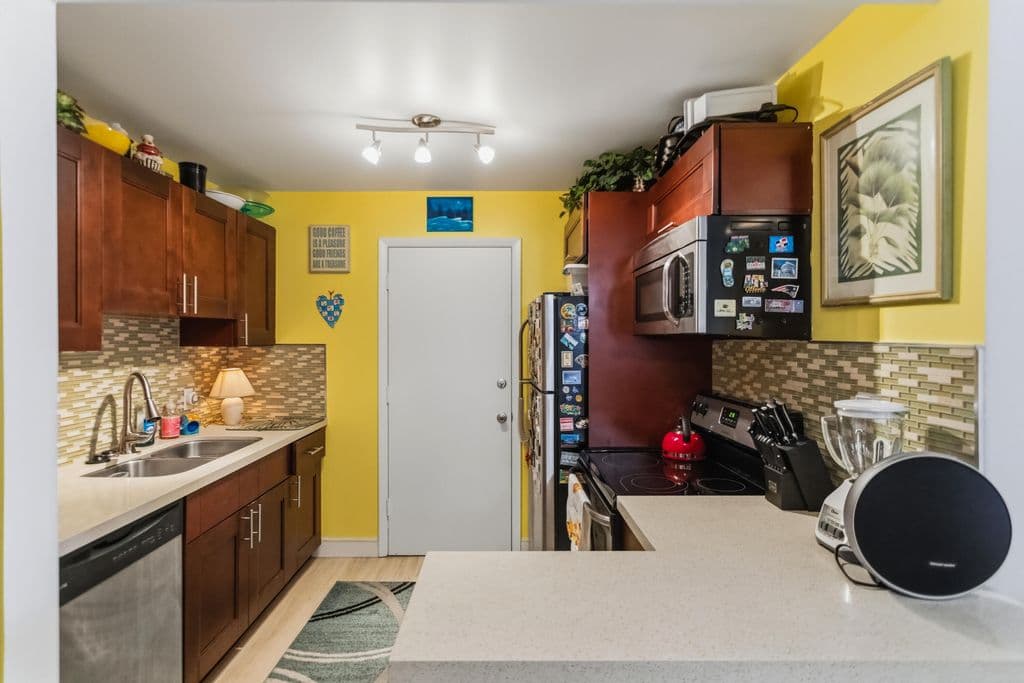 2-bedroom Condo — 101 E Mcnab Road #408