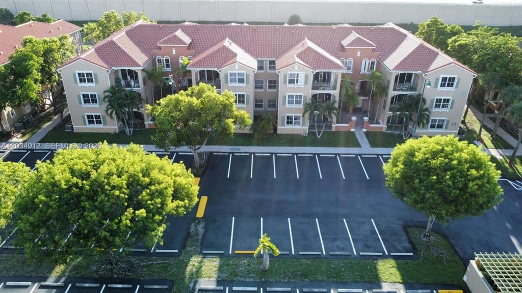 2+1 Condo — 6540 NW 114th Ave APT 1423