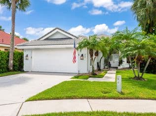 3-bedroom Single-Family Home — 218 HAMPTON Court, Jupiter, 33458