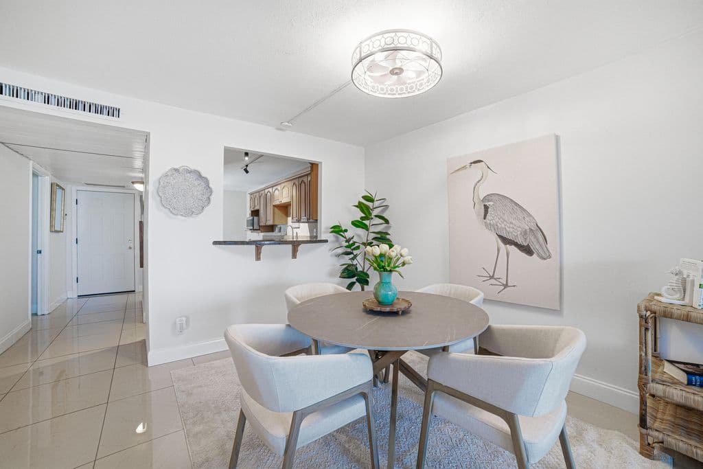 2-bedroom Condo — 6 Royal Palm Way #211