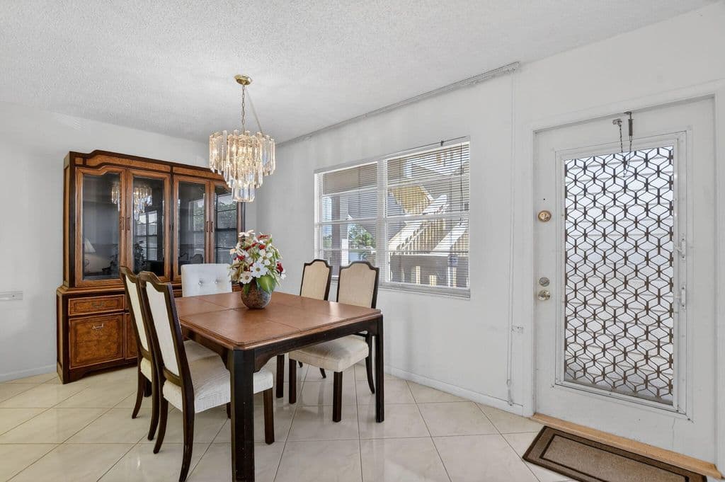 2-bedroom Condo — 2035 Ainslie