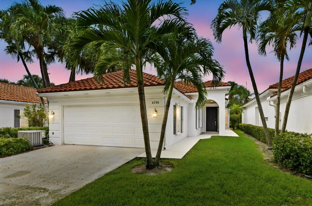 3+1 Müstakil ev — 4785 Blossom Drive