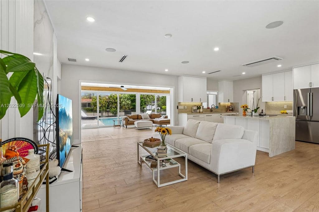 4+1 Müstakil ev — 5620 SW 63rd Ct