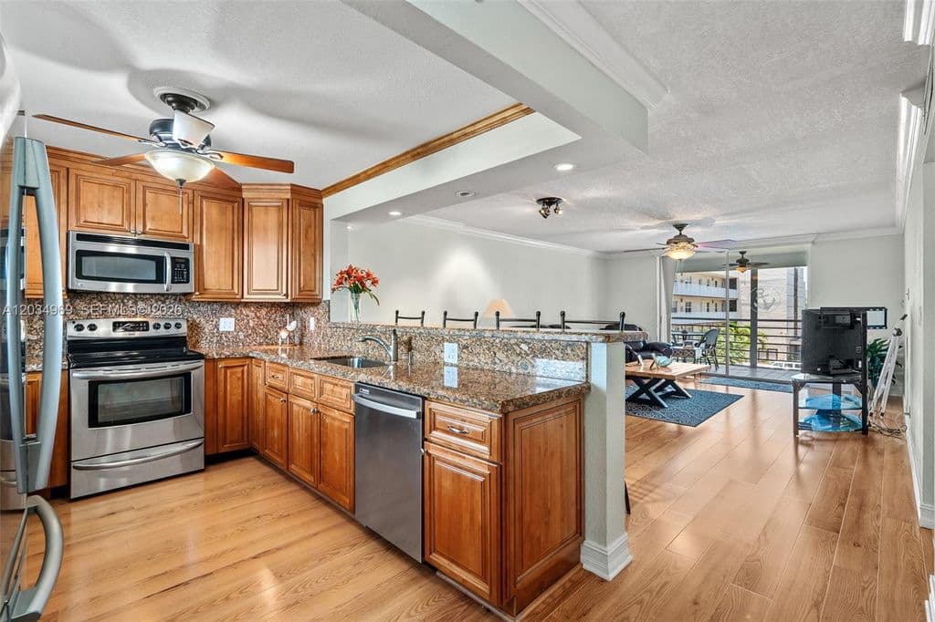 2-bedroom Condo — 325 SE 11th Ter APT 308
