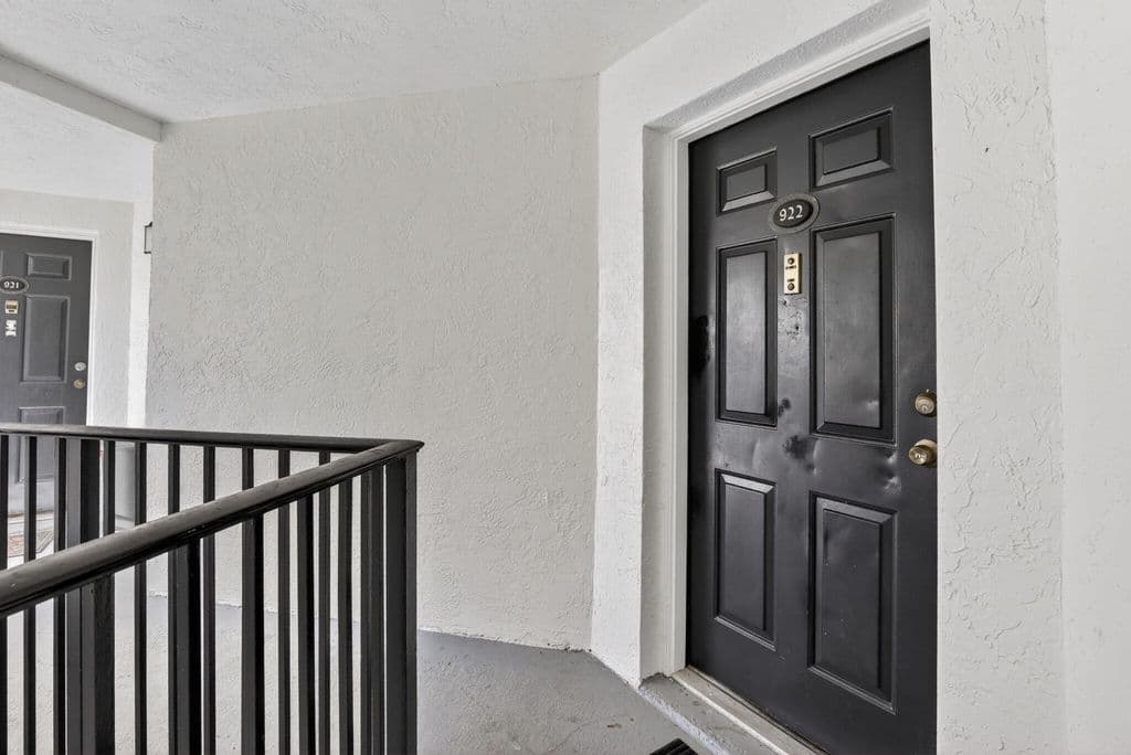 2-bedroom Condo — 2445 SW 18th Terrace #922