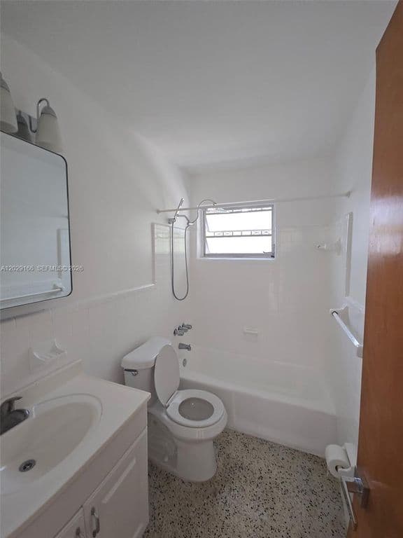 5-bedroom Property — 3435 NW 4th St