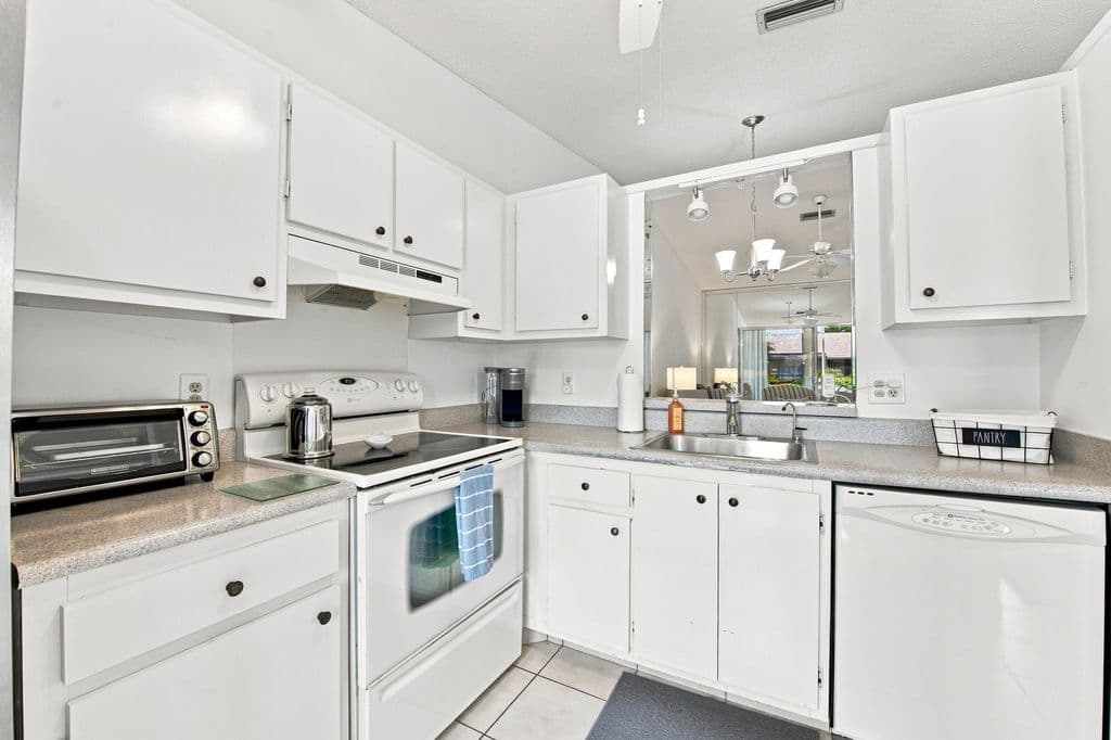 2+1 Condo — 18829 Argosy Drive #B