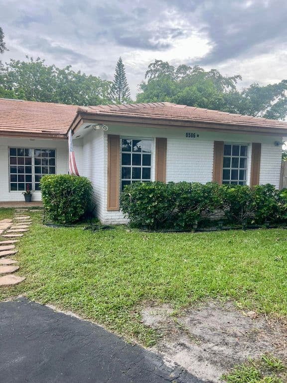 3-bedroom Single-Family Home — 8586 NW 23rd Manor #W
