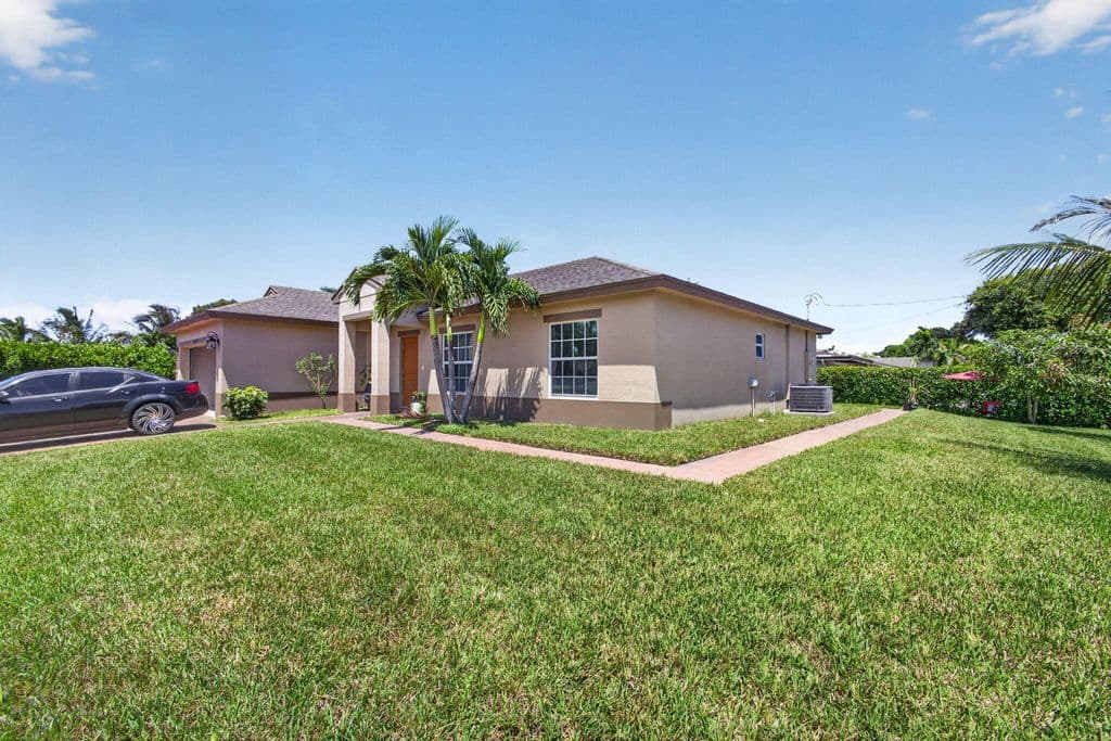 3-bedroom Single-Family Home — 1016 CHERYL Road