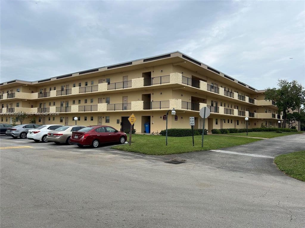 1+1 Condo — 201 Berkley Rd APT 104
