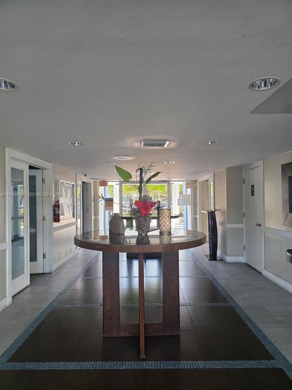 2-bedroom Condo — 486 NW 165th Street Rd APT B405