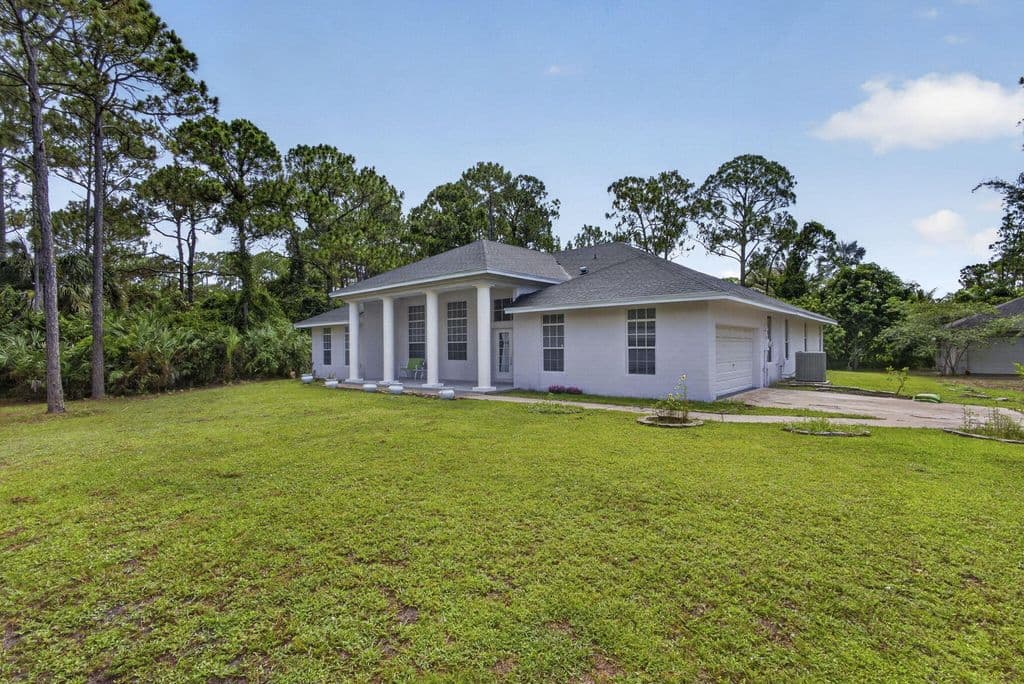 4-bedroom Single-Family Home — 16571 78th Road N
