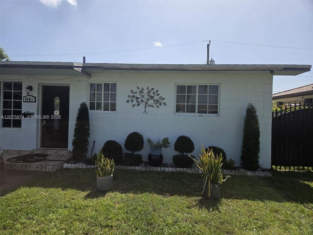 3-bedroom Single-Family Home — 4601 W 9th Ave
