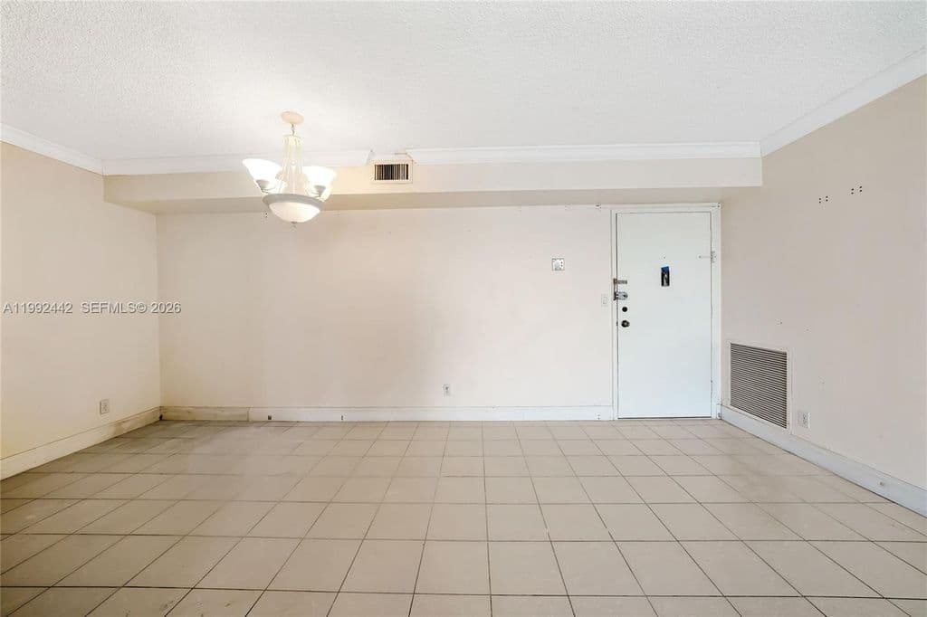 2-bedroom Condo — 137 Golden Isles Dr APT 1214