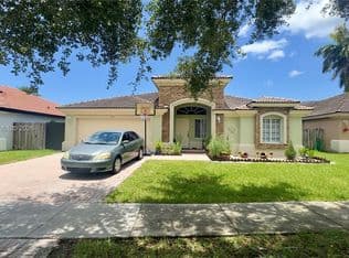 4-bedroom Single-Family Home — 937 NE 35th Ave, Homestead, 33033