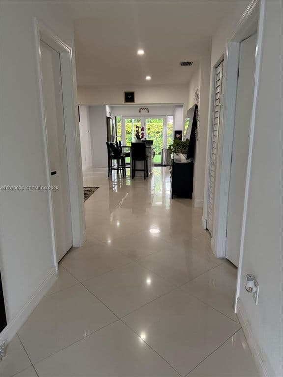 4+1 Müstakil ev — 10411 SW 51st St