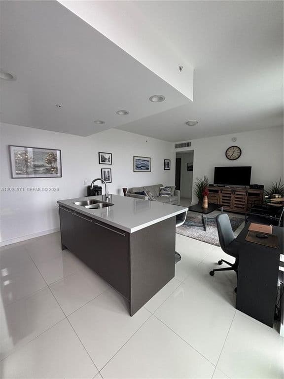 1+1 Condo — 7875 NW 107th Ave APT 504