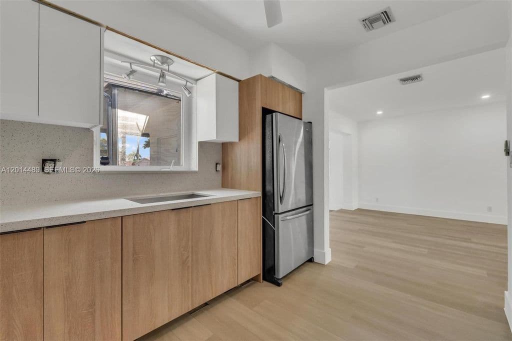 2+1 Müstakil ev — 1419 Harding St