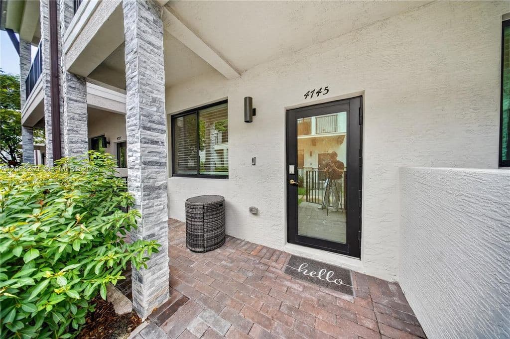 4-bedroom Property — 4745 NW 83rd Pkwy