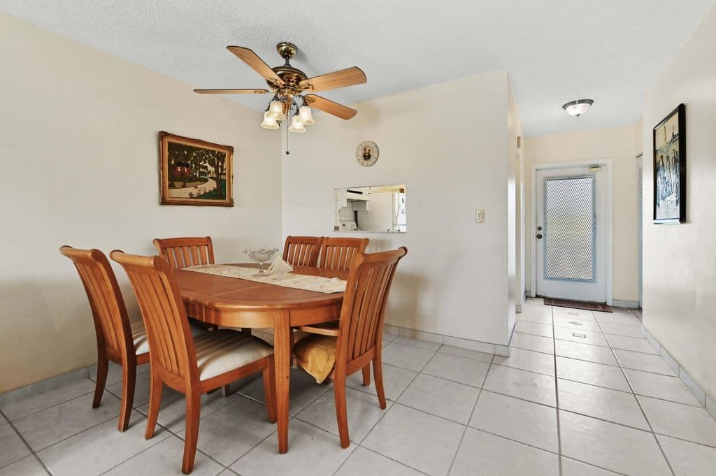 2-bedroom Condo — 3506 NW 49th Avenue #603