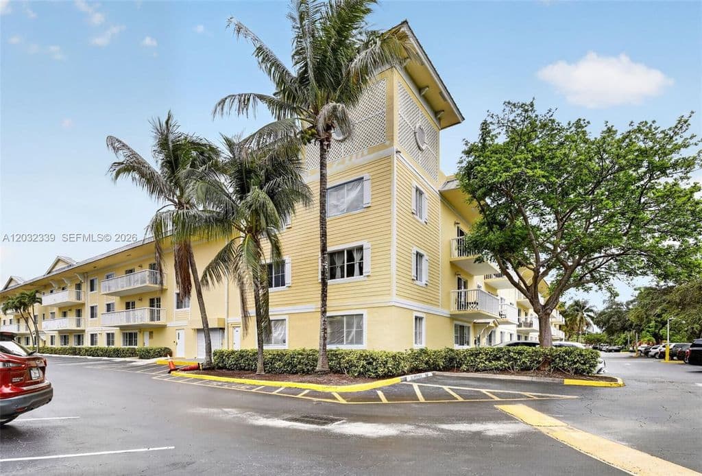 2-bedroom Condo — 150 NE 15th Ave APT 140