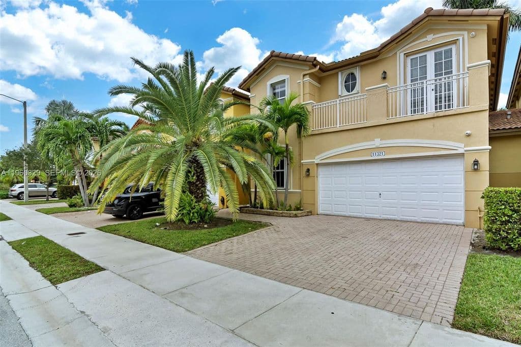 5+1 Müstakil ev — 11321 NW 84th St