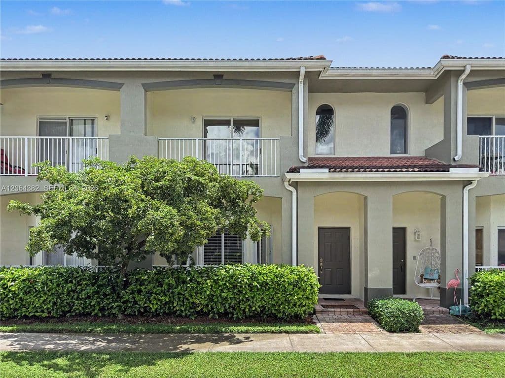 2+1 Mülk — 1940 SE 24th Ave