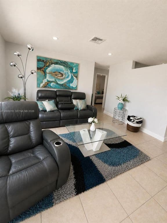 3-bedroom Single-Family Home — 4910 SW 16th St