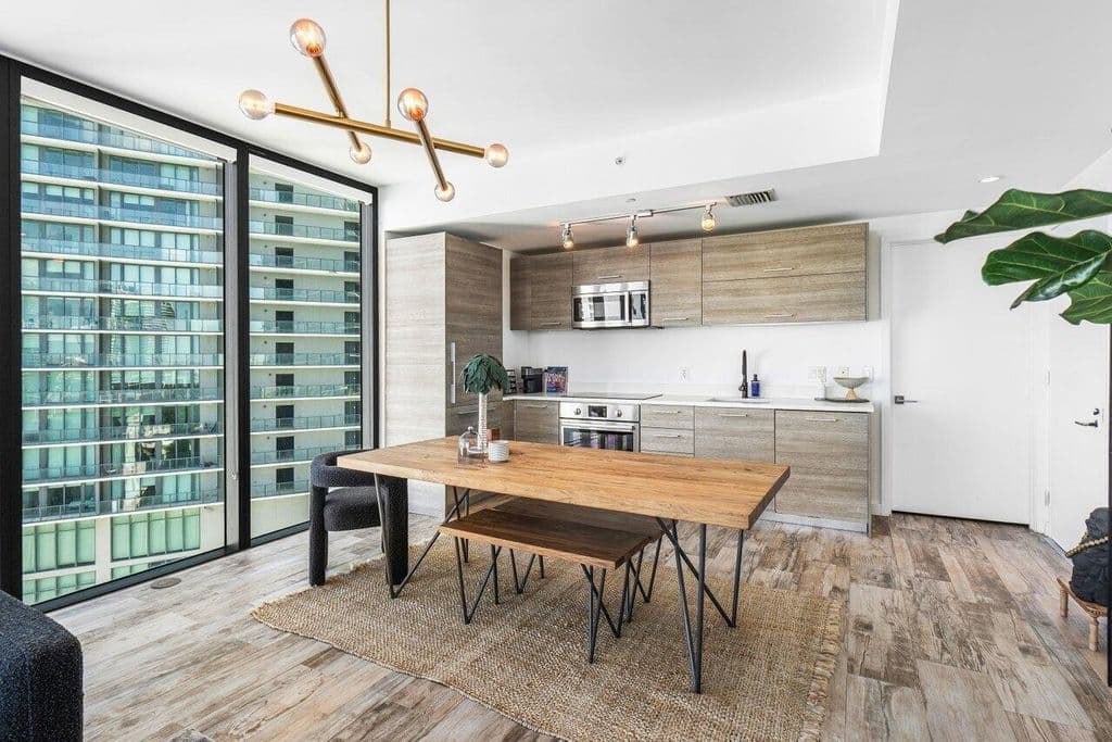 1-bedroom Condo — 650 NE 32ND Street #1508