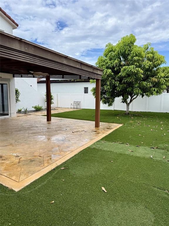 4+1 Müstakil ev — 17081 SW 94th Way