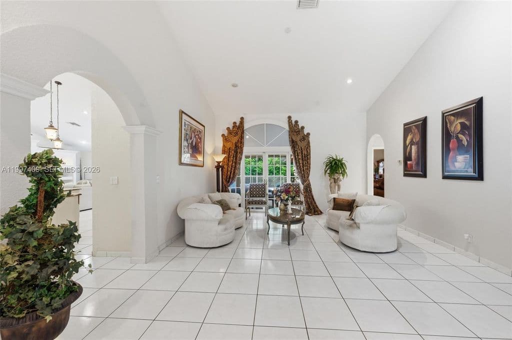 4+1 Müstakil ev — 11400 NW 20th Ct