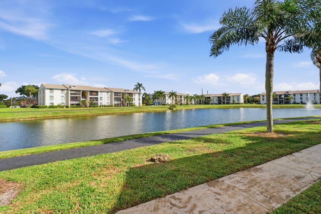 2+1 Condo — 1102 Green Pine Boulevard #A1
