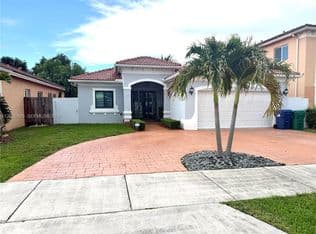 4+1 Müstakil ev — 17833 SW 155th Ct, Miami, 33187