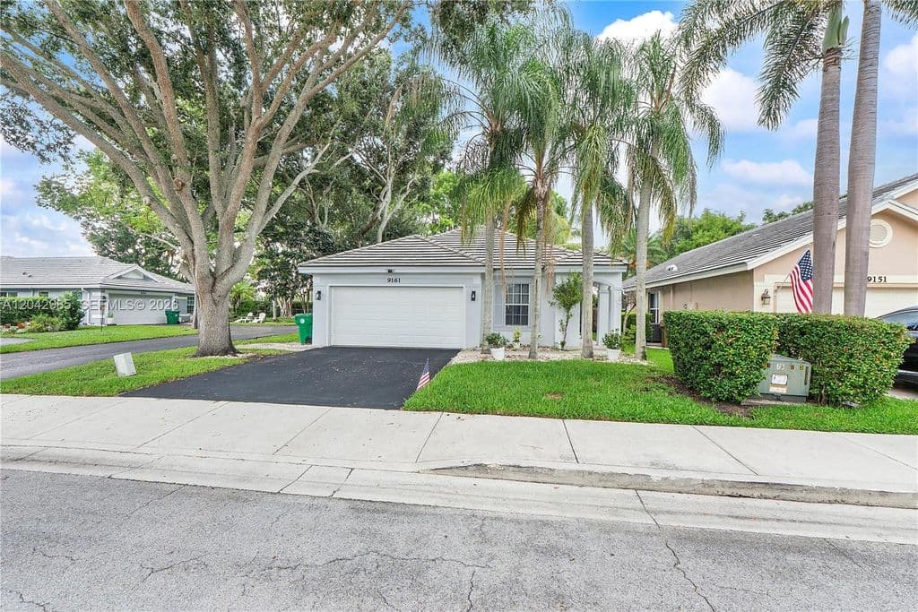 3+1 Müstakil ev — 9161 Lake Park Cir N