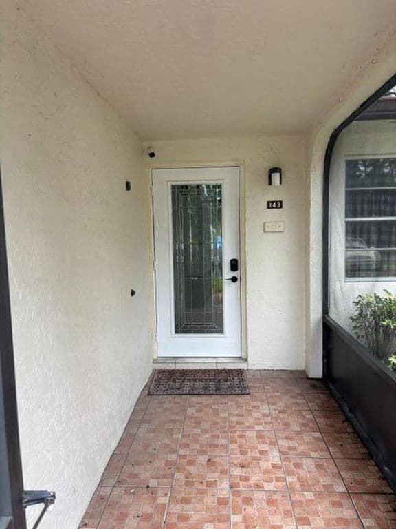 2-bedroom Condo — 143 S LAKE SUSAN Drive S #143