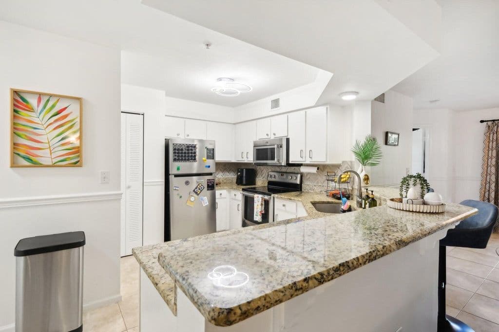 3+1 Condo — 300 Scotia Drive #304