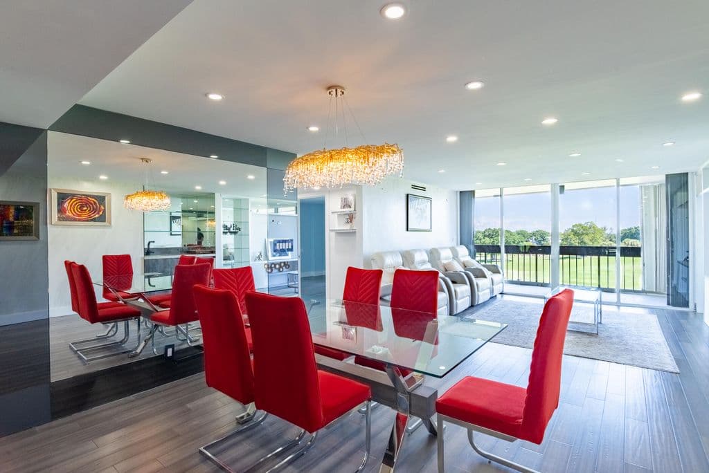 3+1 Condo — 2000 PRESIDENTIAL Way #501
