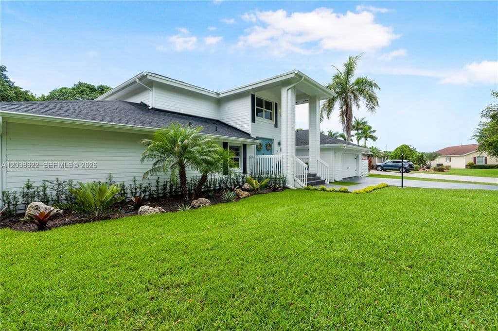 5+1 Müstakil ev — 14830 SW 149th St