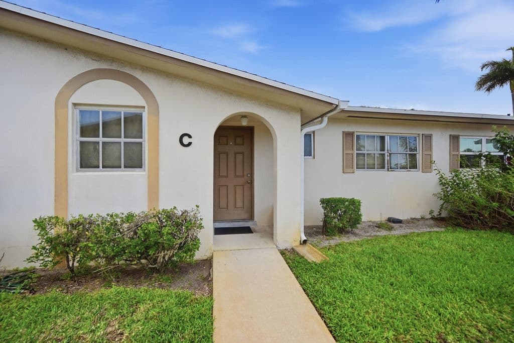 2+1 Condo — 2680 Barkley Drive E #C