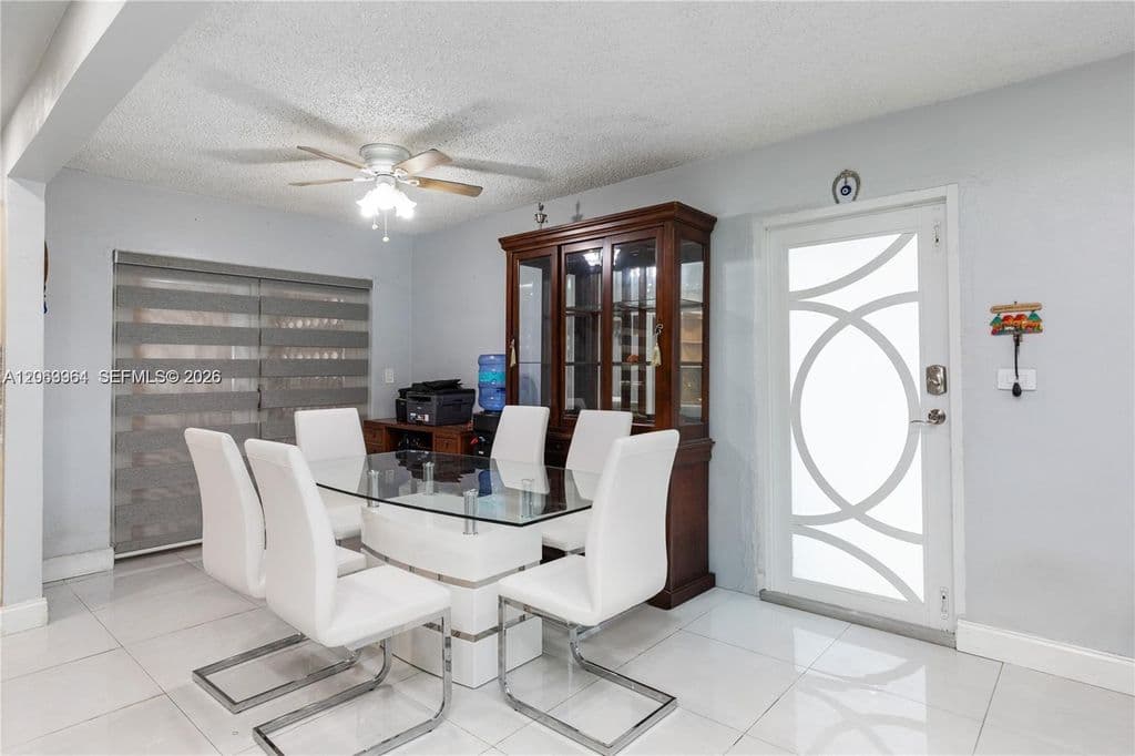 3+1 Müstakil ev — 1211 NW 179th St