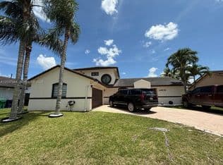 5+1 Müstakil ev — 14832 SW 169th Ln, Miami, 33187
