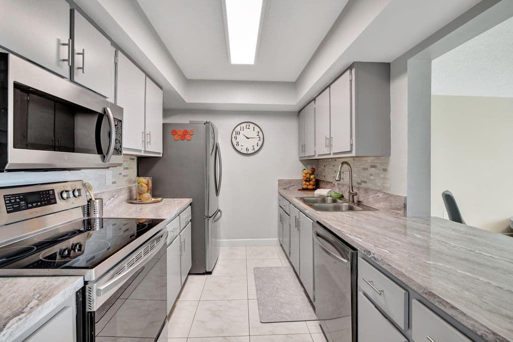 2+1 Condo — 1101 River Reach Drive #415
