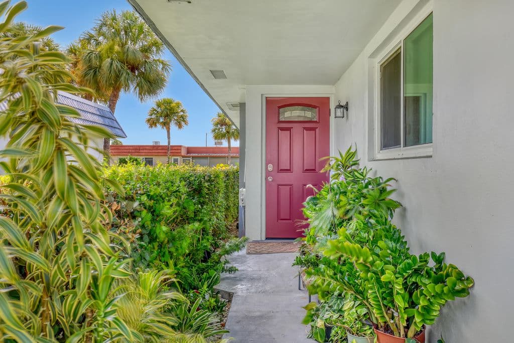 2-bedroom Condo — 2886 Fernley Drive E #5