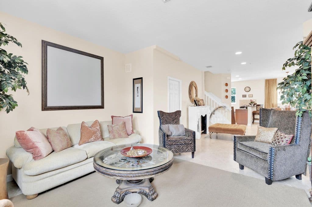 3-bedroom Property — 528 Bayfront Drive
